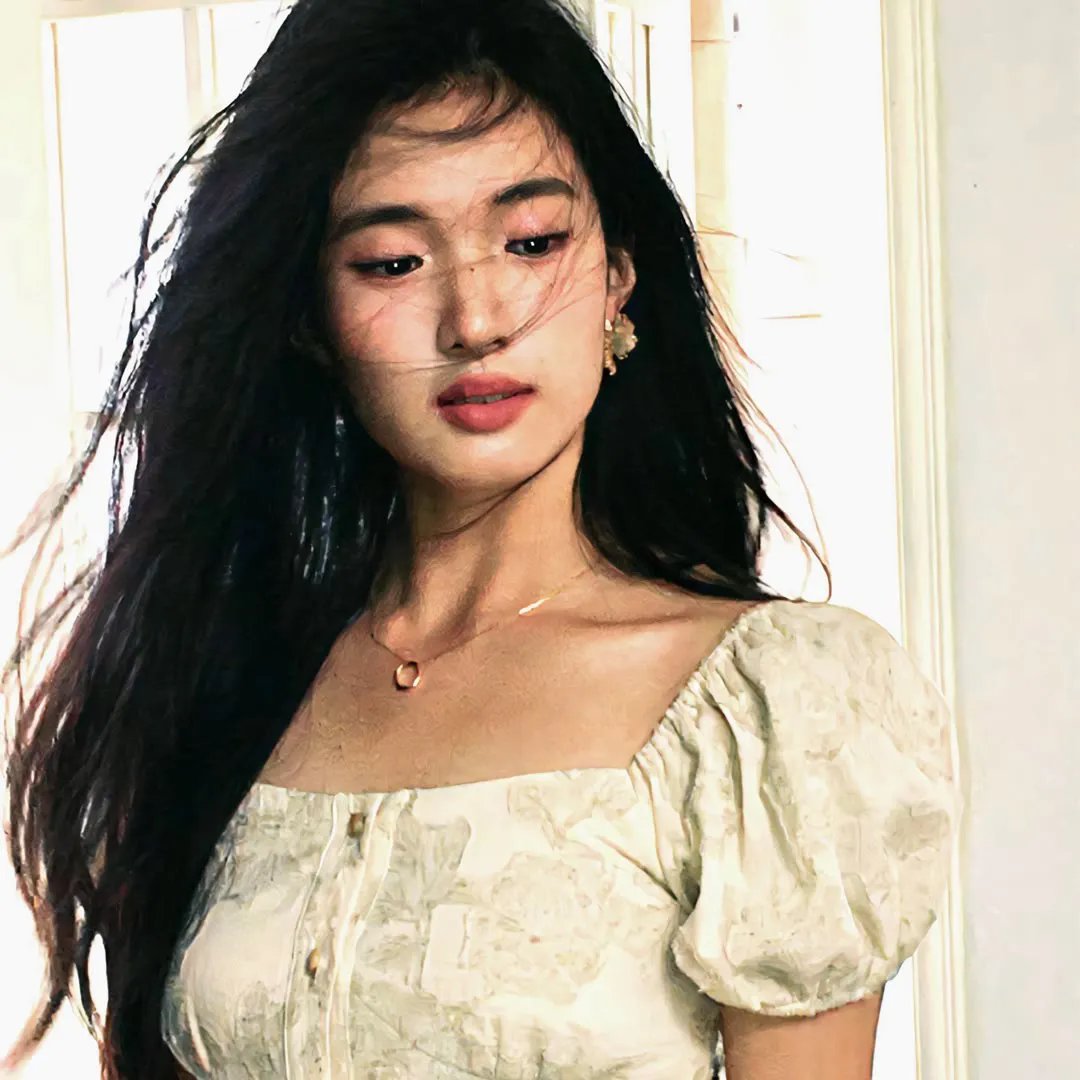 龙纹身的女孩封面